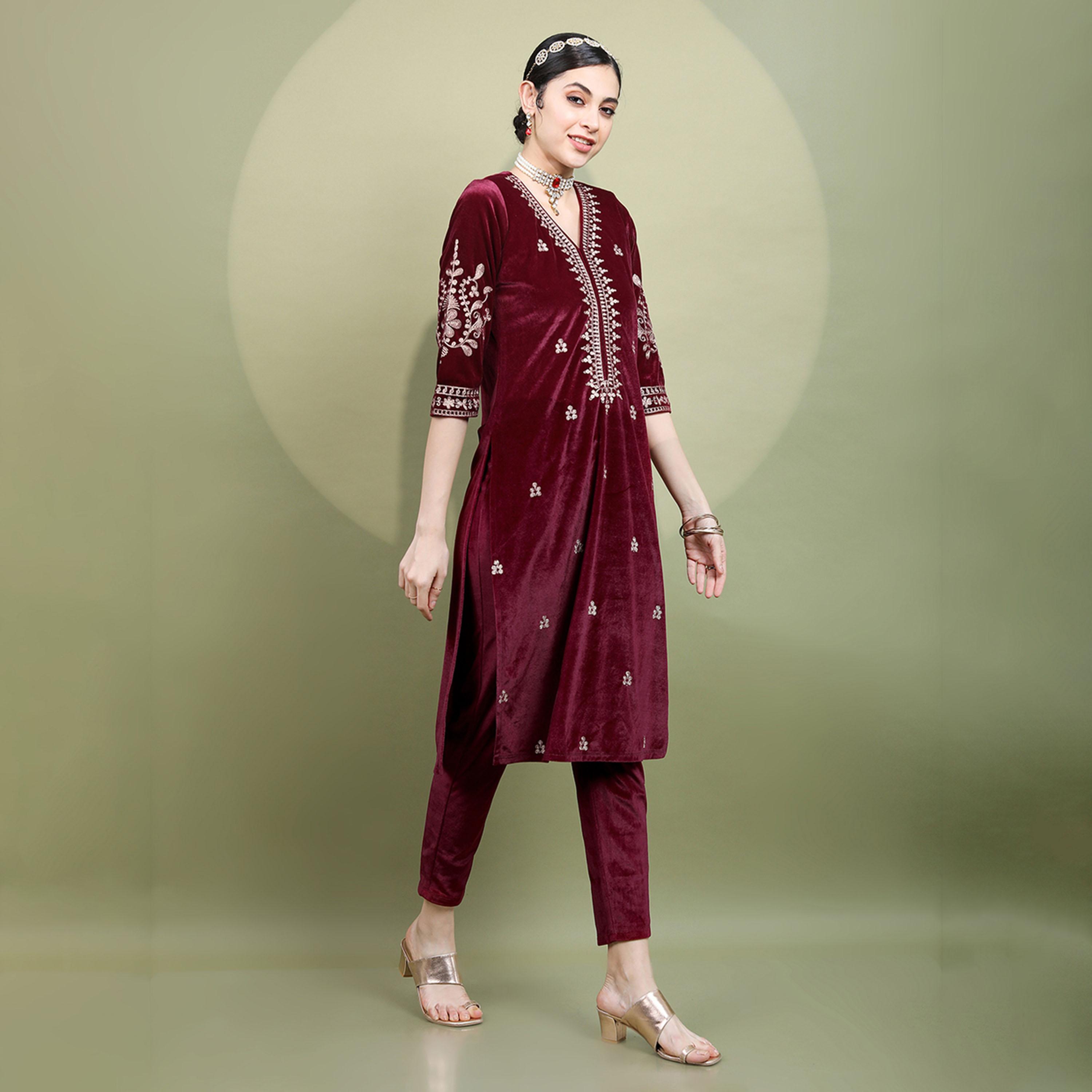 فيشود × ستايلي - كورتا نسائية من المخمل المحبوك المطرز مع بنطال ووشاح-women-clothing-ethnicwear-sareesets-image-6