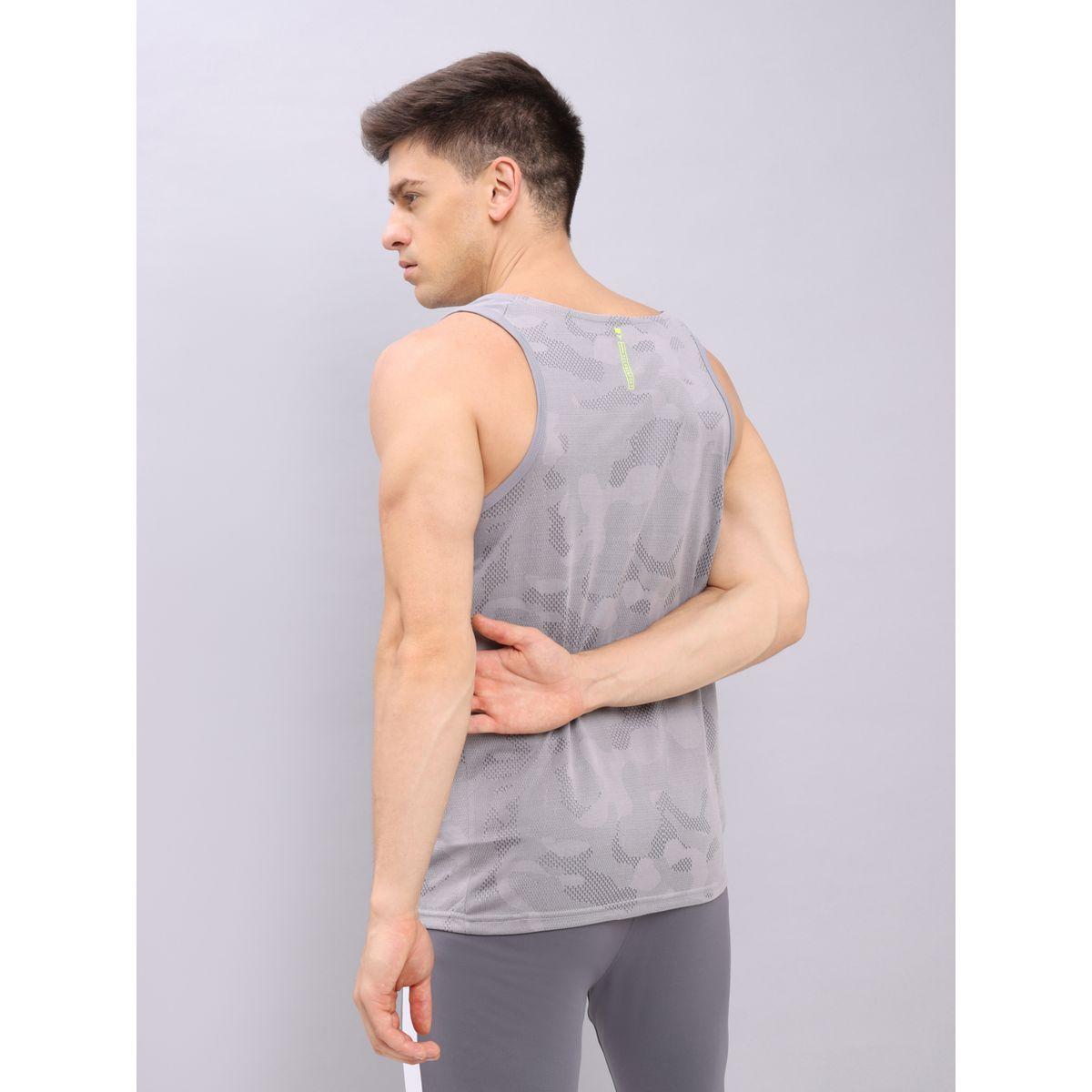 فيست بتفاصيل جاكار وياقة دائرية-men-clothing-tshirtsandpolos-tshirts-image-1