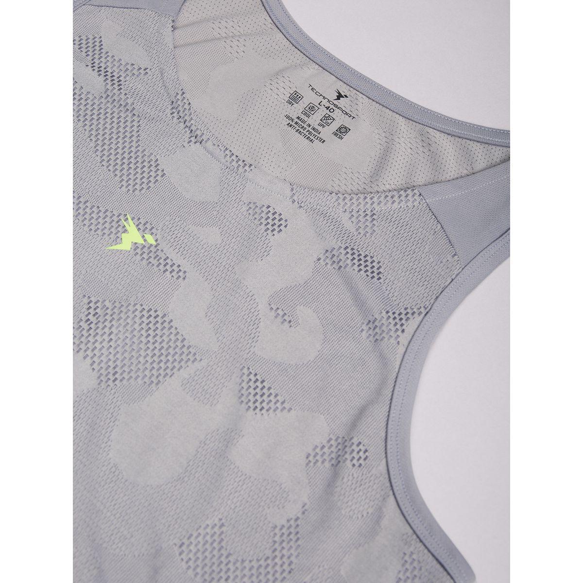 فيست بتفاصيل جاكار وياقة دائرية-men-clothing-tshirtsandpolos-tshirts-image-2