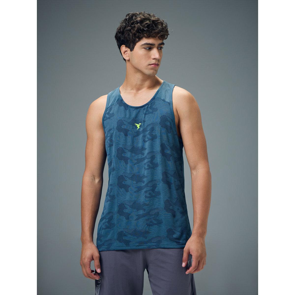 تيشيرت كت بقصة سليم فيت-men-clothing-sportswearandactivewear-tshirtsandpolos-image-1