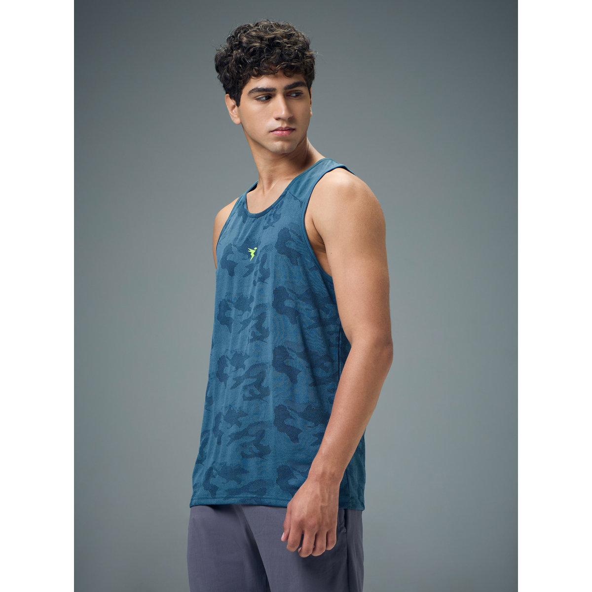 تيشيرت كت بقصة سليم فيت-men-clothing-sportswearandactivewear-tshirtsandpolos-image-2