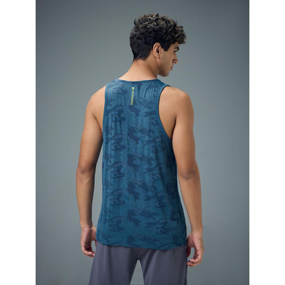 تيشيرت كت بقصة سليم فيت-men-clothing-sportswearandactivewear-tshirtsandpolos-image-1