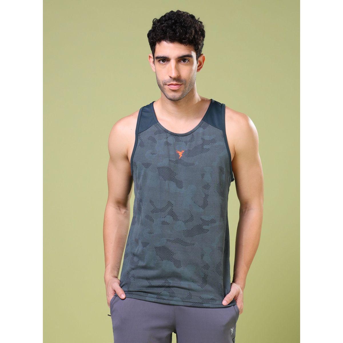 فيست بتفاصيل جاكار وياقة دائرية-men-clothing-tshirtsandpolos-tshirts-image-4