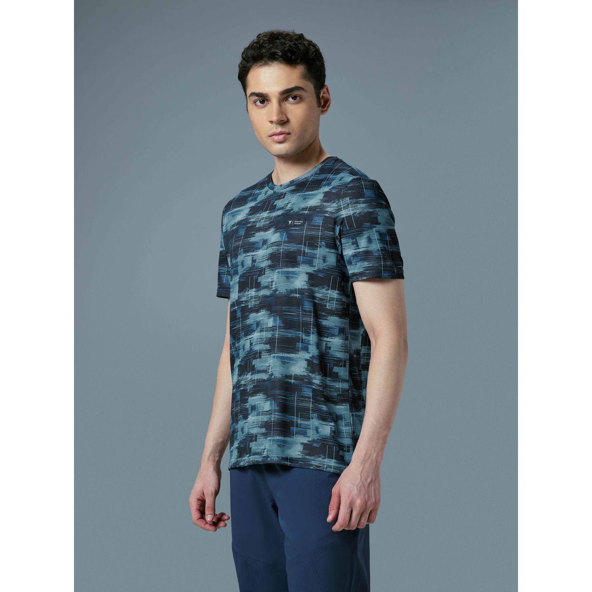 تيشيرت مُطبع بالكامل بقصة سليم فيت-men-clothing-tshirtsandpolos-tshirts-image-2