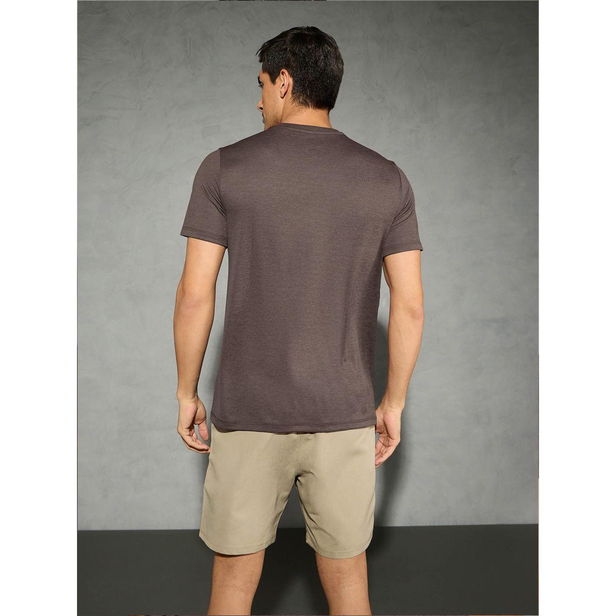 تيشيرت بياقة ضيقة وأكمام قصيرة-men-clothing-tshirtsandpolos-tshirts-image-2