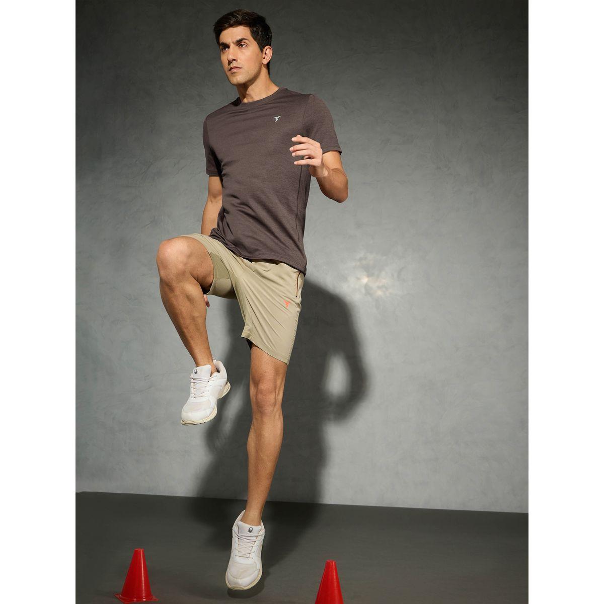 تيشيرت بياقة ضيقة وأكمام قصيرة-men-clothing-tshirtsandpolos-tshirts-image-5