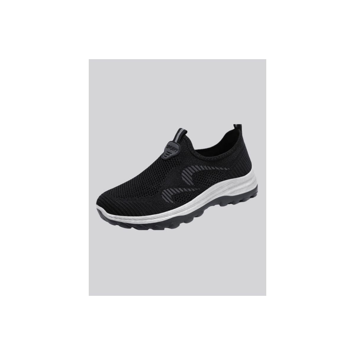 حذاء رياضي بتفاصيل بارزة الملمس-men-shoes-sneakers-image-1