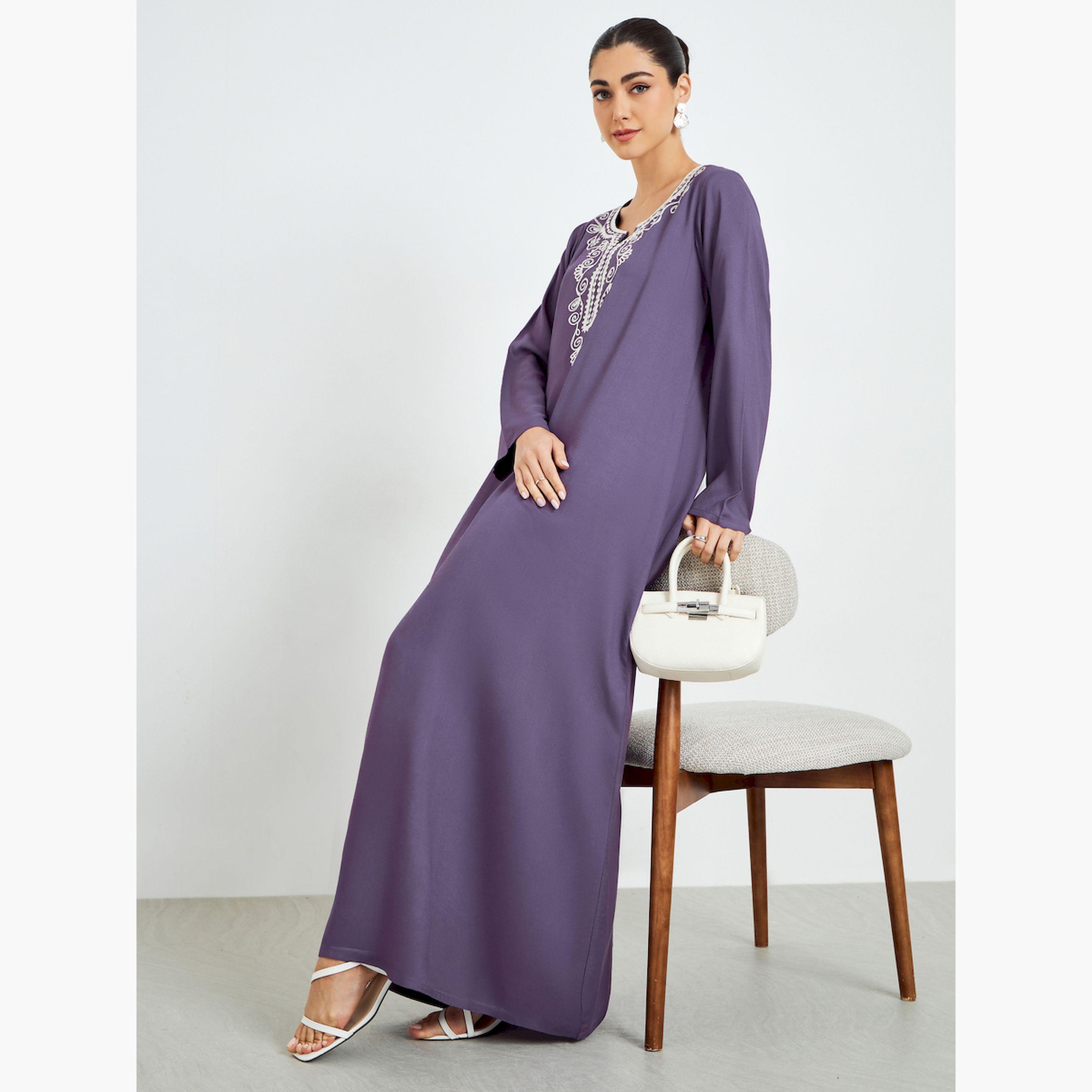جلابية بحافة واسعة وتفاصيل مُطرّزة-women-arabicclothing-jalabiyas-image-4