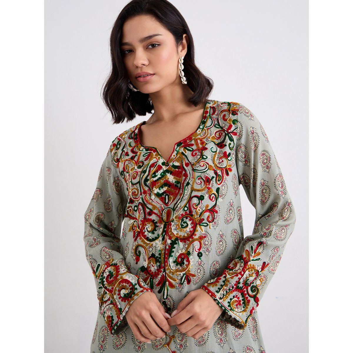 جلابية مُطبعة بتفاصيل مُطرزة-women-arabicclothing-jalabiyas-image-3