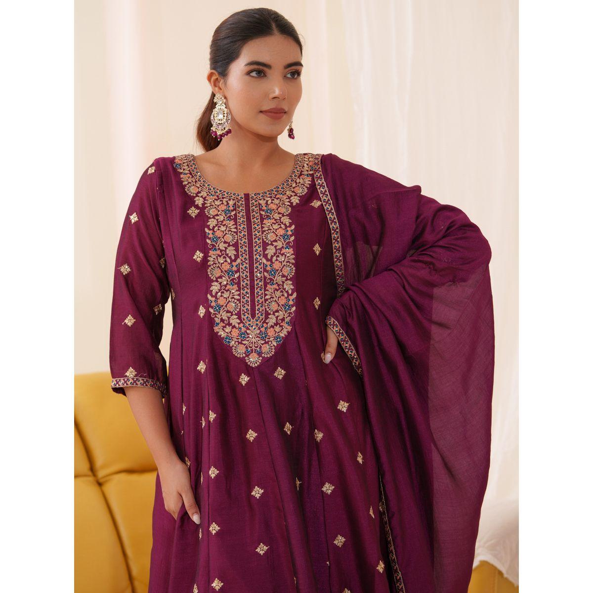 DW X Styli Floral Embroidered Kurta with Trousers and Dupatta Set-women-clothing-ethnicwear-kurtasets-image-4