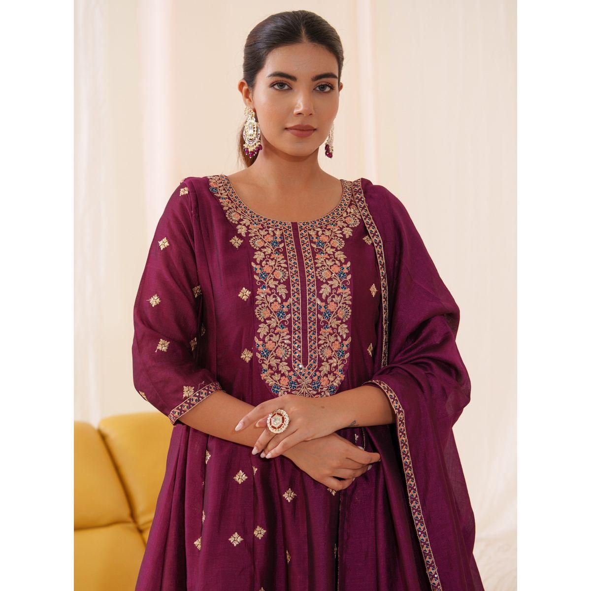 DW X Styli Floral Embroidered Kurta with Trousers and Dupatta Set-women-clothing-ethnicwear-kurtasets-image-5