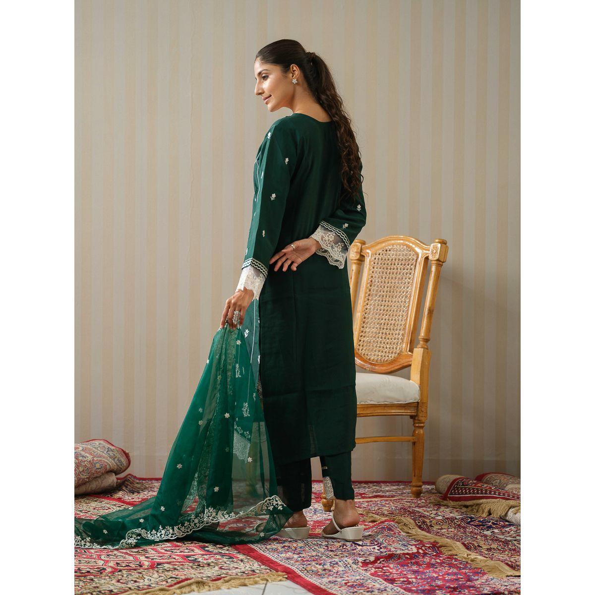 DW X Styli Embroidered Straight Kurta with Trouser and Dupatta Set-women-clothing-ethnicwear-kurtasets-image-2