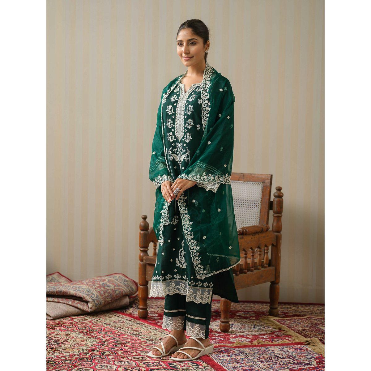 DW X Styli Embroidered Straight Kurta with Trouser and Dupatta Set-women-clothing-ethnicwear-kurtasets-image-3