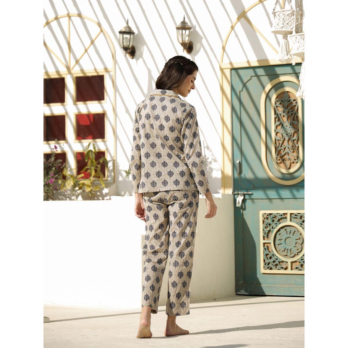 طقم من بنطال بيجاما وبلوزة مطبعة-women-clothing-nightwear-pyjamas-longsets-image-2
