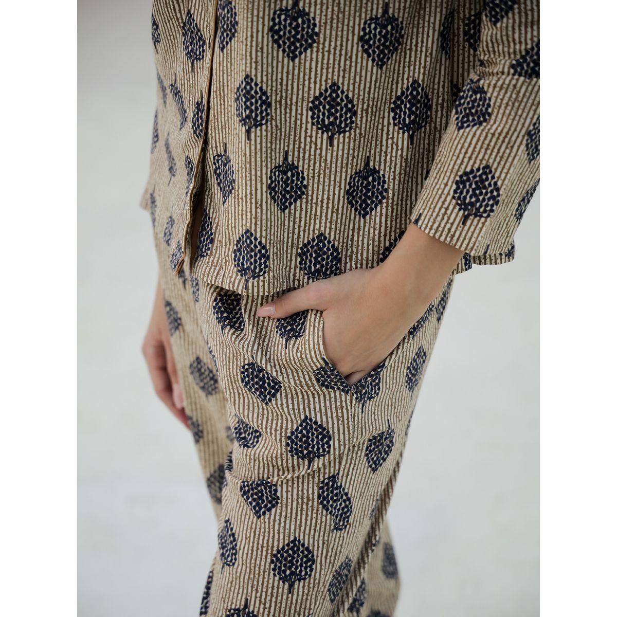 طقم من بنطال بيجاما وبلوزة مطبعة-women-clothing-nightwear-pyjamas-longsets-image-7