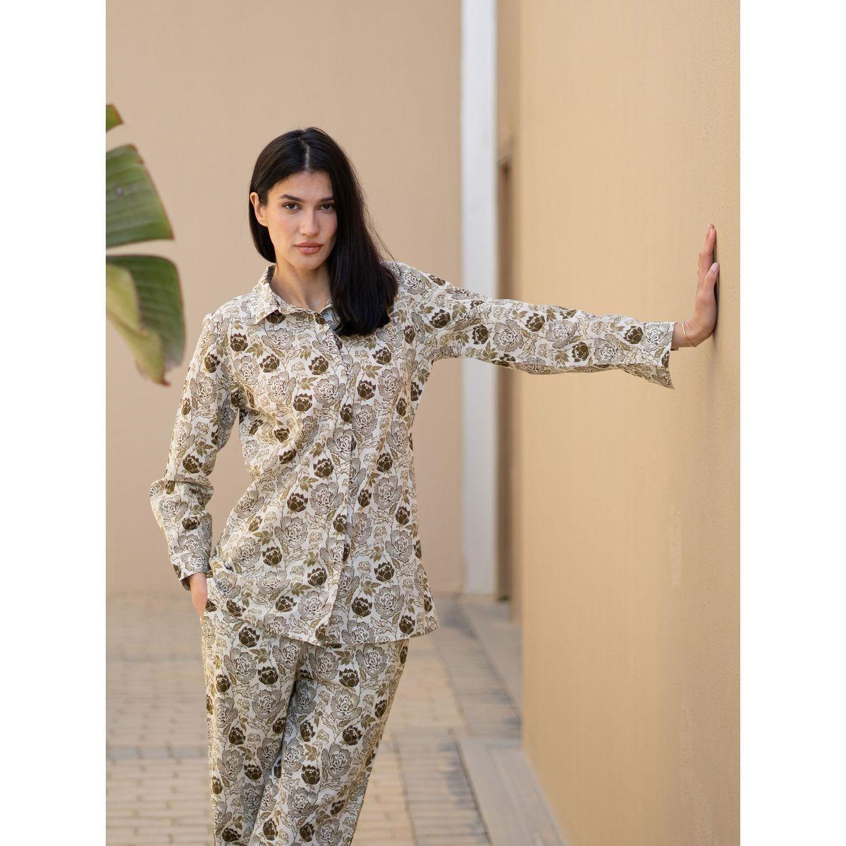 طقم بيجاما من بنطال وبلوزة بطبعة زهور-women-clothing-nightwear-pyjamas-longsets-image-3