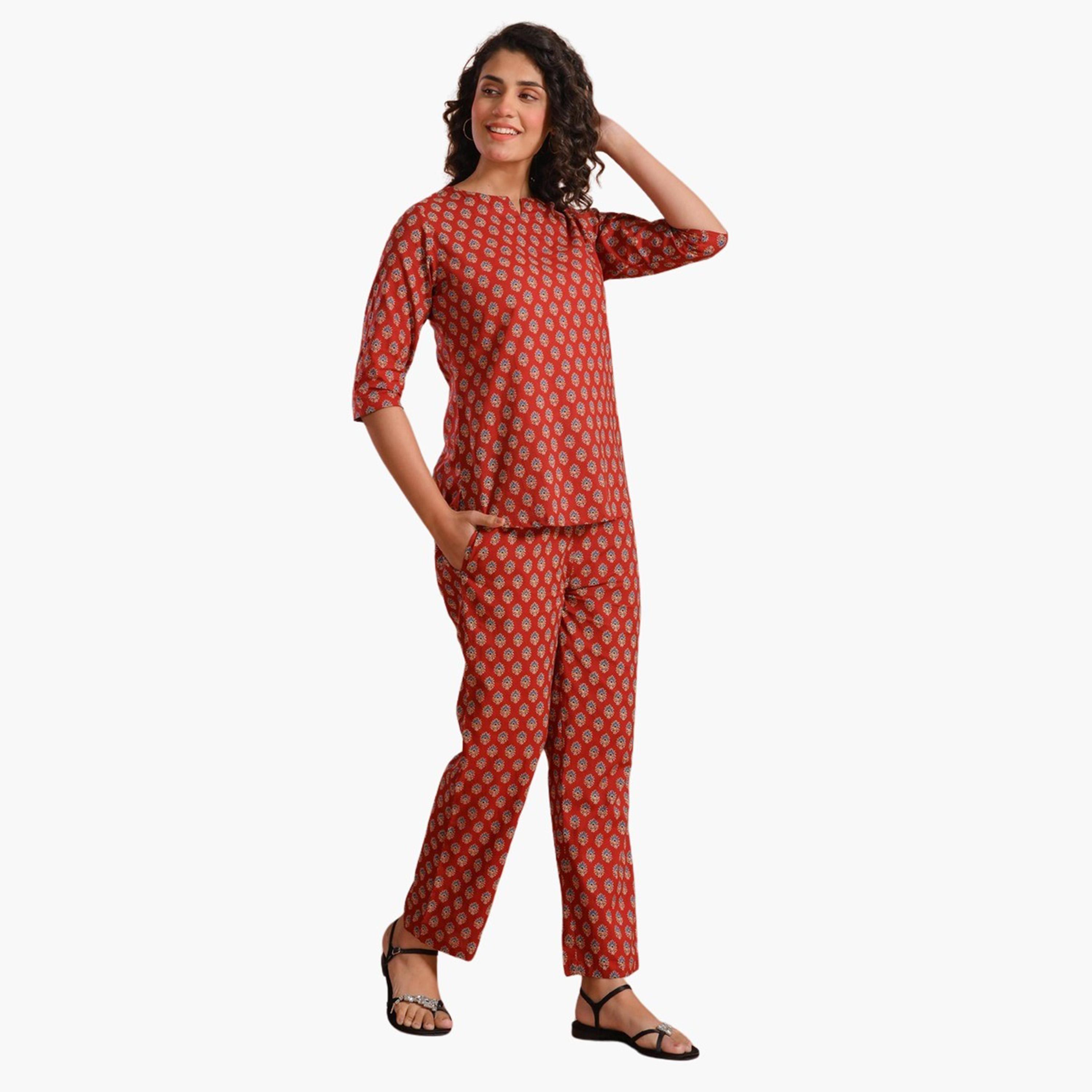 سانسكروتي هومز × ستايلي - طقم بنطال بيجامة وقميص مطبوع من القطن الخالص-women-clothing-nightwear-pyjamas-longsets-image-4