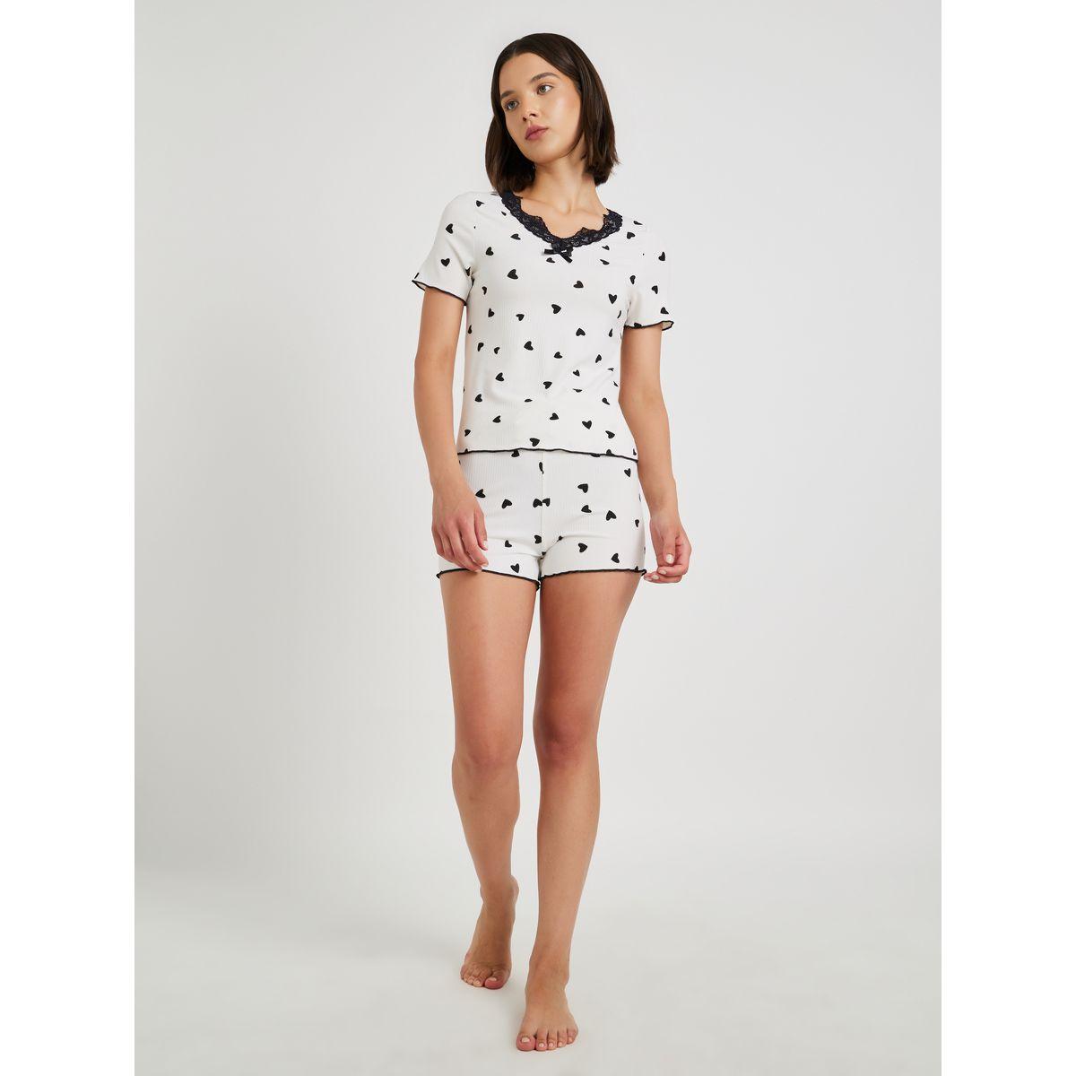 مجموعة من شورت وتيشيرت بأكمام قصيرة-women-clothing-nightwear-pyjamas-shortsets-image-2