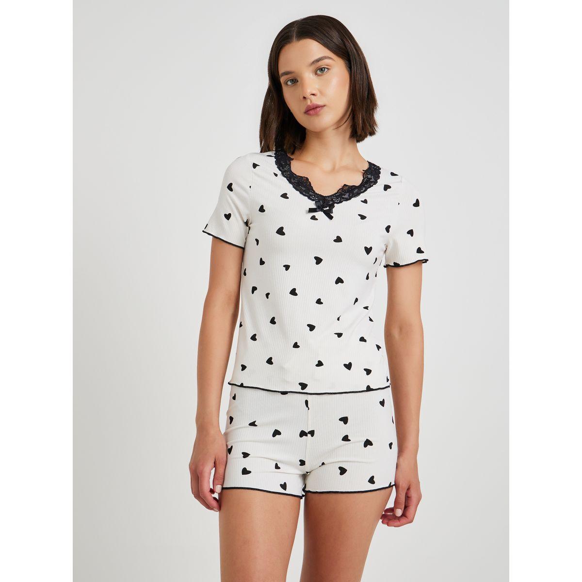 مجموعة من شورت وتيشيرت بأكمام قصيرة-women-clothing-nightwear-pyjamas-shortsets-image-3
