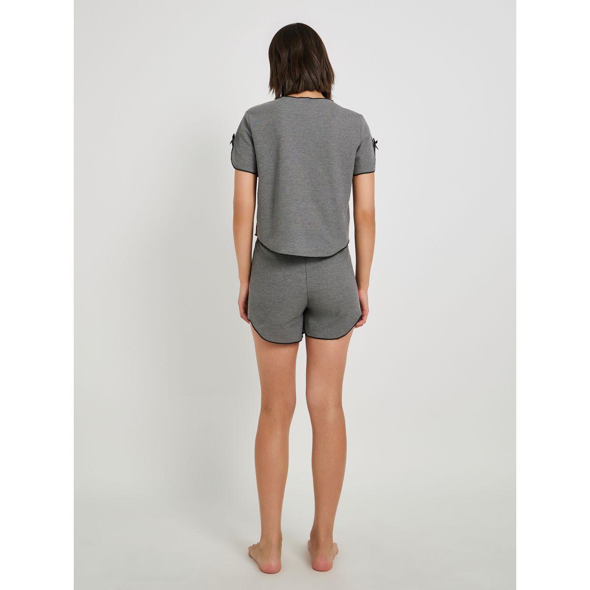 طقم بيجاما من شورت وتيشيرت سادة بأكمام قصيرة-women-clothing-nightwear-pyjamas-shortsets-image-4