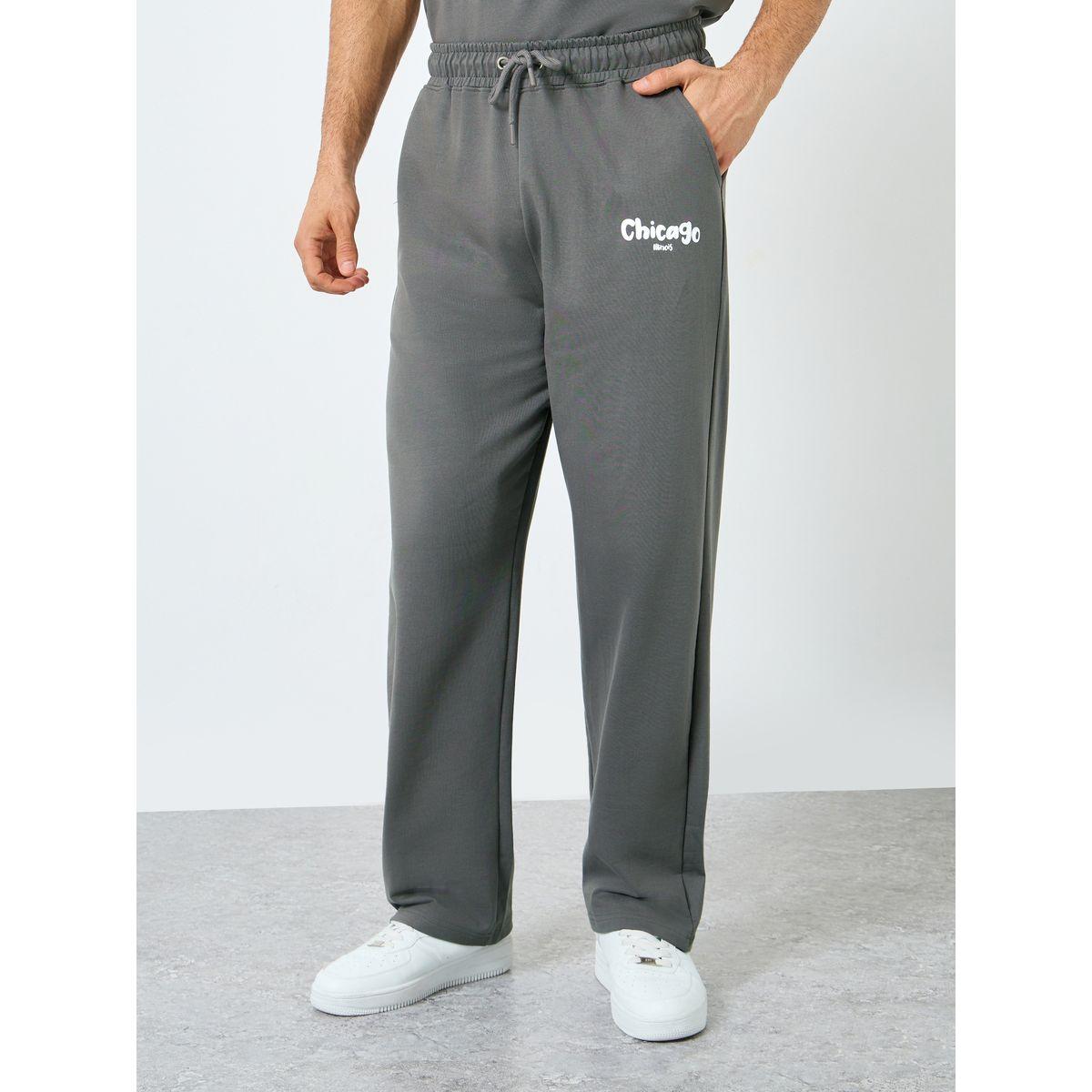 طقم منسق من جوغر وتيشيرت فضفاض-men-clothing-coordsets-image-4