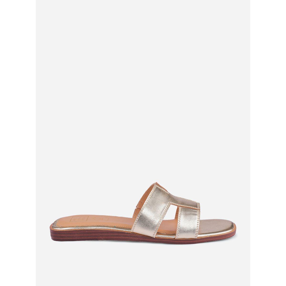 صندل فلات بمقدمة مفتوحة وتفاصيل براقة-women-shoes-sandals-flats-image-1