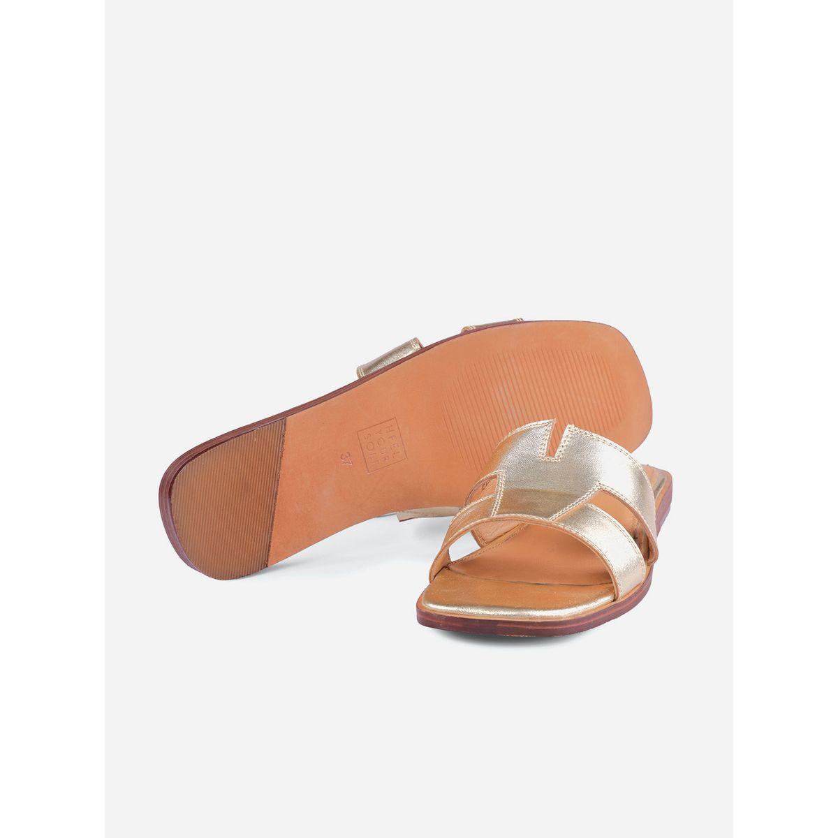 صندل فلات بمقدمة مفتوحة وتفاصيل براقة-women-shoes-sandals-flats-image-6