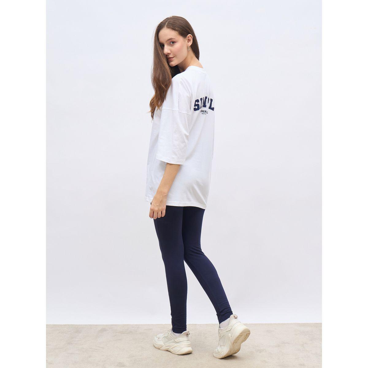 Styli Oversized T-Shirt and Badge Print Leggings Set-women-clothing-coordsets-image-5