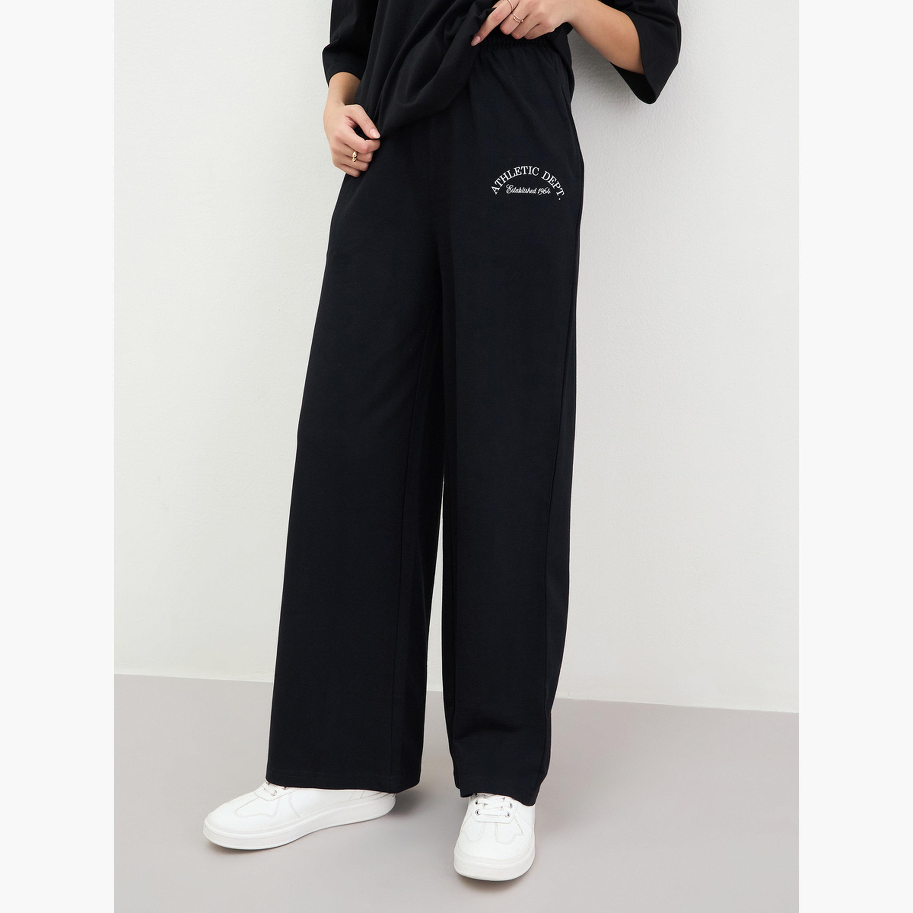 Styli Black Oversized Graphic Print Top and Joggers Co-Ords-women-clothing-coordsets-image-5