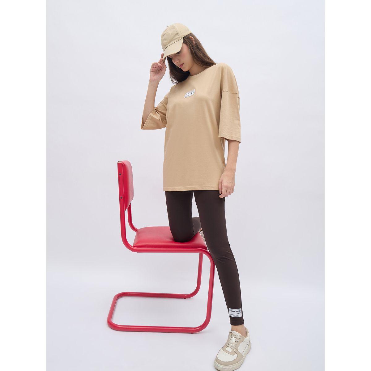 Styli Oversized T-Shirt and Badge Detail Leggings Co-Ords-women-clothing-coordsets-image-6