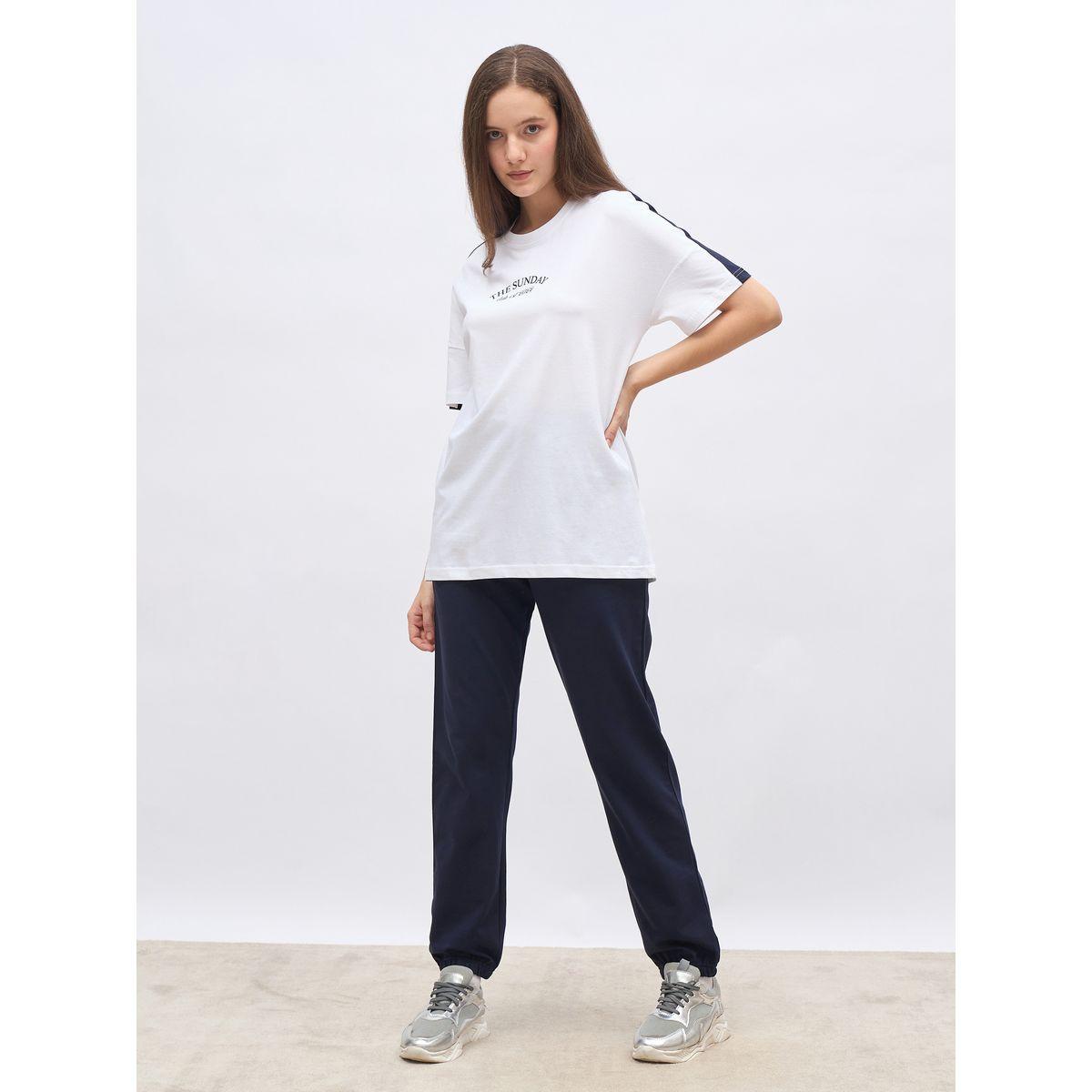 Styli White Oversized Slogan T-Shirt and Cuffed Joggers Set-women-clothing-coordsets-image-2