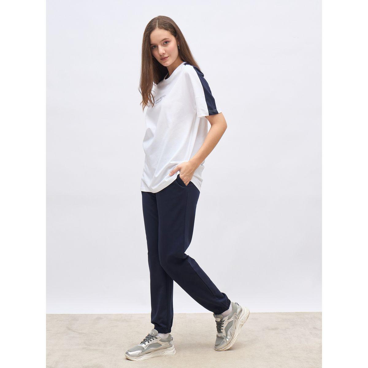 Styli White Oversized Slogan T-Shirt and Cuffed Joggers Set-women-clothing-coordsets-image-3