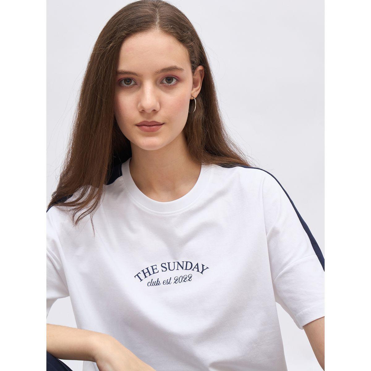Styli White Oversized Slogan T-Shirt and Cuffed Joggers Set-women-clothing-coordsets-image-4