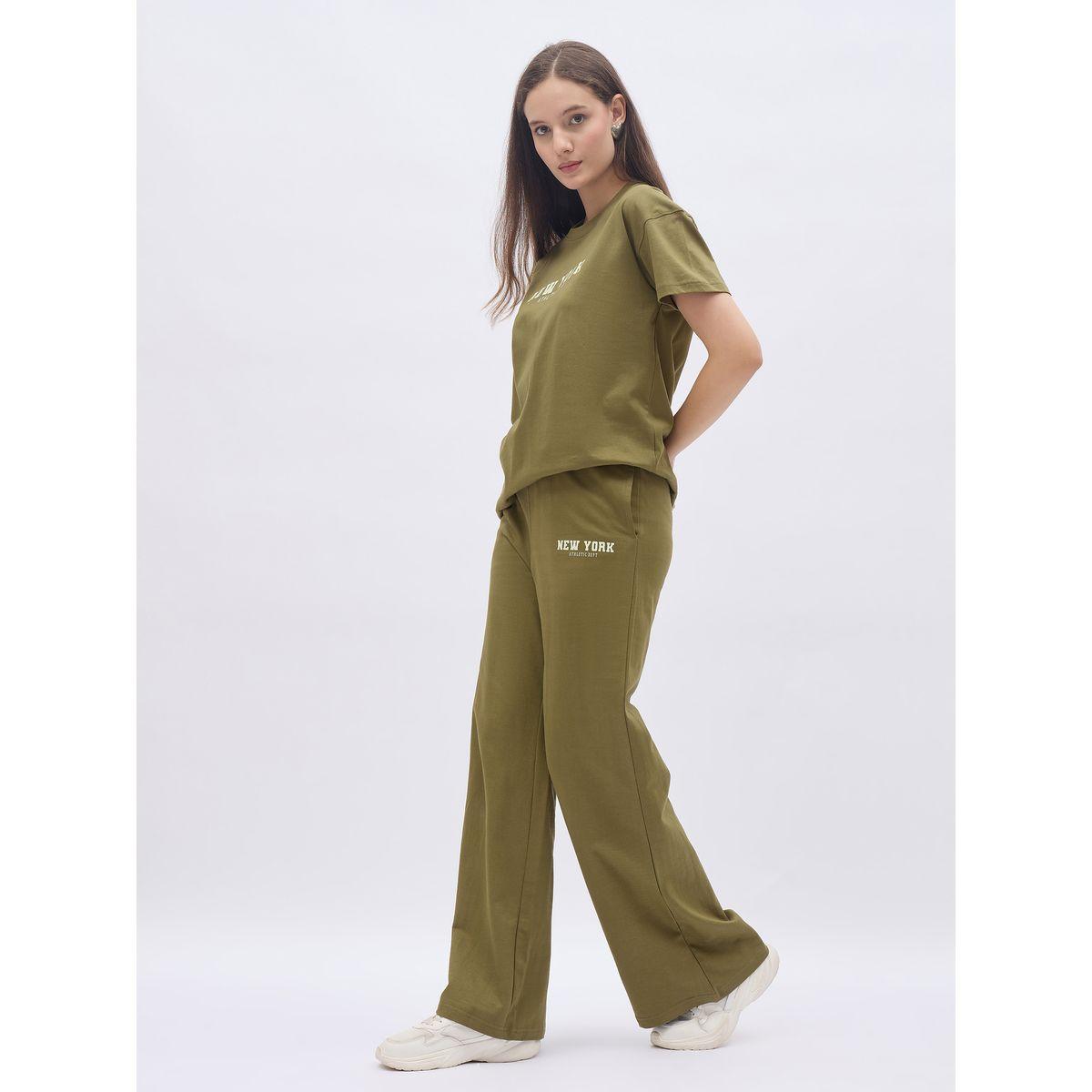 طقم منسق من جوغر من تيشيرت بطبعة كتابة-women-clothing-coordsets-image-3