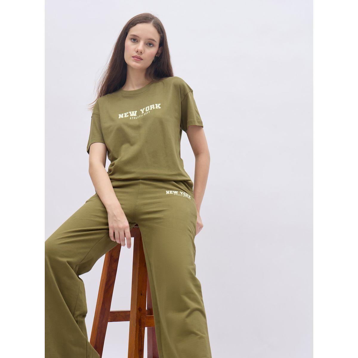 طقم منسق من جوغر من تيشيرت بطبعة كتابة-women-clothing-coordsets-image-6