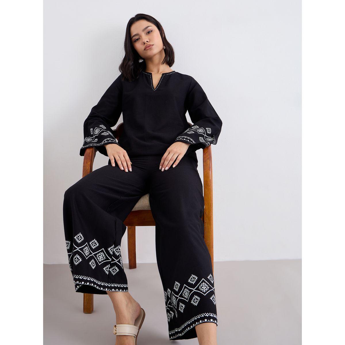 Styli Black Border Print Notch Neck Top and Pants Co-Ords-women-clothing-coordsets-image-5