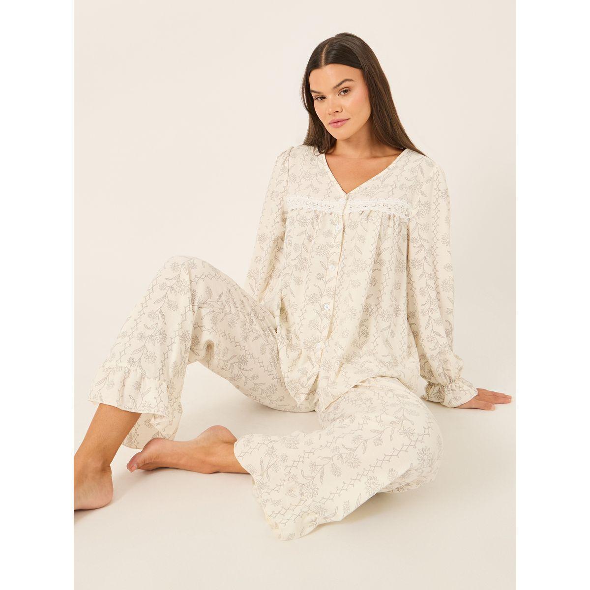 طقم بيجاما من بنطال وبلوزة بدانتيل وأكمام طويلة-women-clothing-nightwear-pyjamas-longsets-image-1