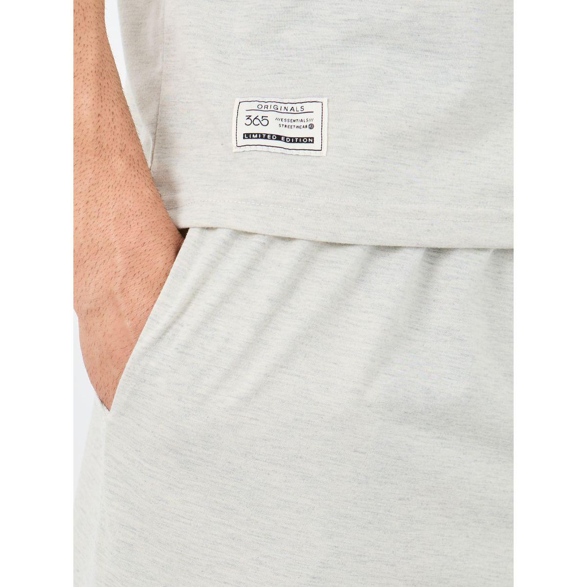طقم من شورت بيجاما وتيشيرت مزين بشارة-men-clothing-nightwear-sets-image-3
