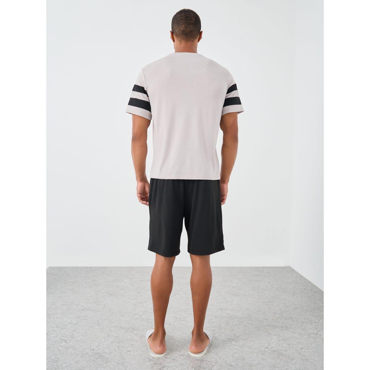 مجموعة من شورت وتيشيرت مخطط بأكمام قصيرة-men-clothing-nightwear-sets-image-5
