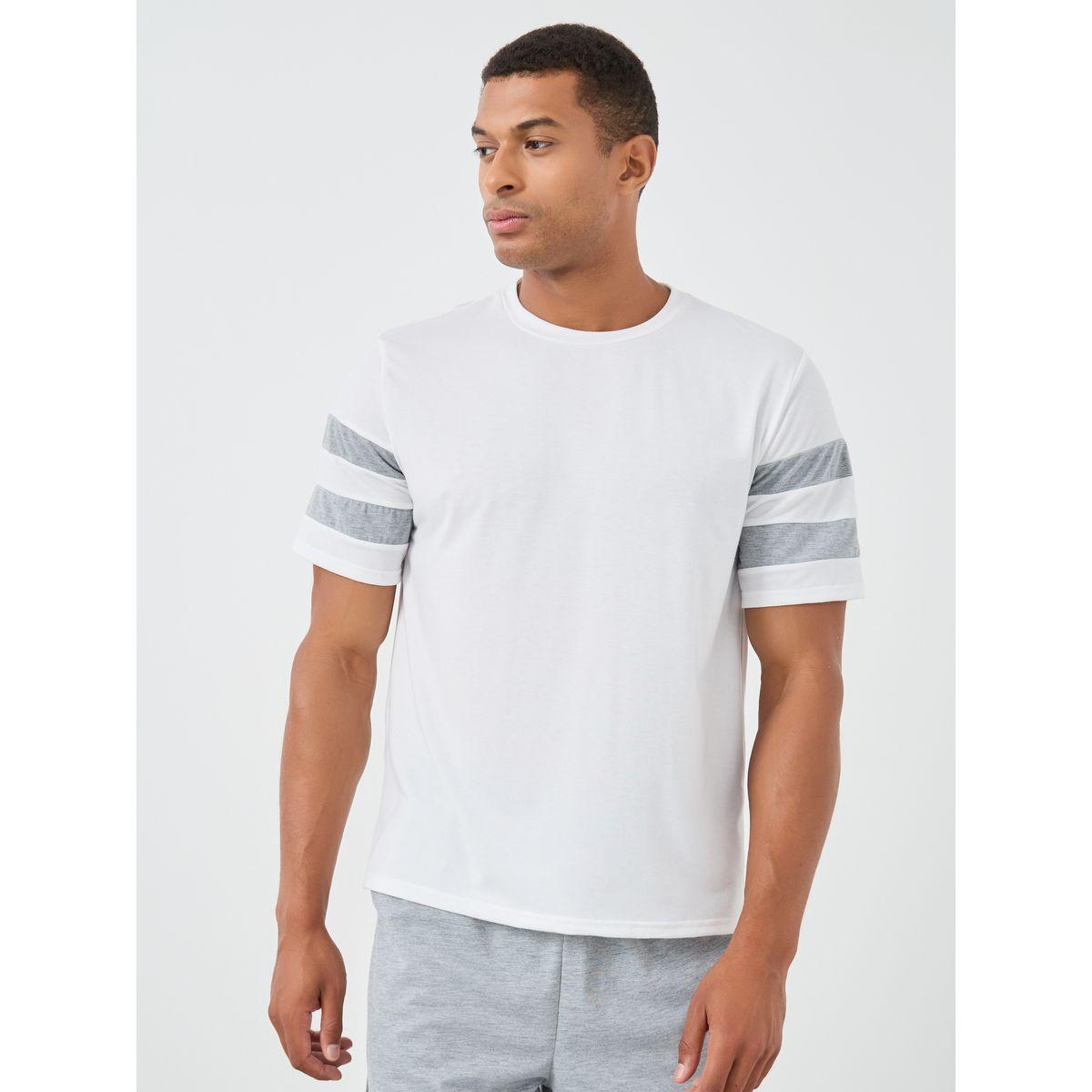 مجموعة من شورت وتيشيرت مخطط بأكمام قصيرة-men-clothing-nightwear-sets-image-2