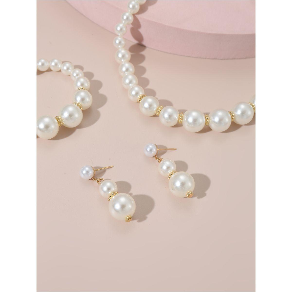 طقم من 3 - قلادة منمقة بلؤلؤ صناعي وسوار يد مع أقراط-women-watchesandjewellery-jewellery-jewellerysets-image-1