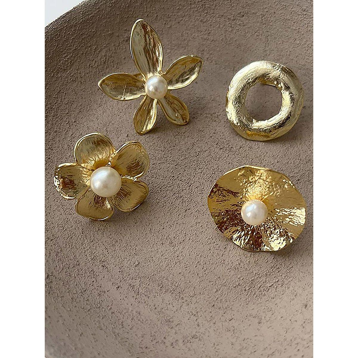 Styli Faux Pearl Detail Flower Ring-women-watchesandjewellery-jewellery-rings-image-3