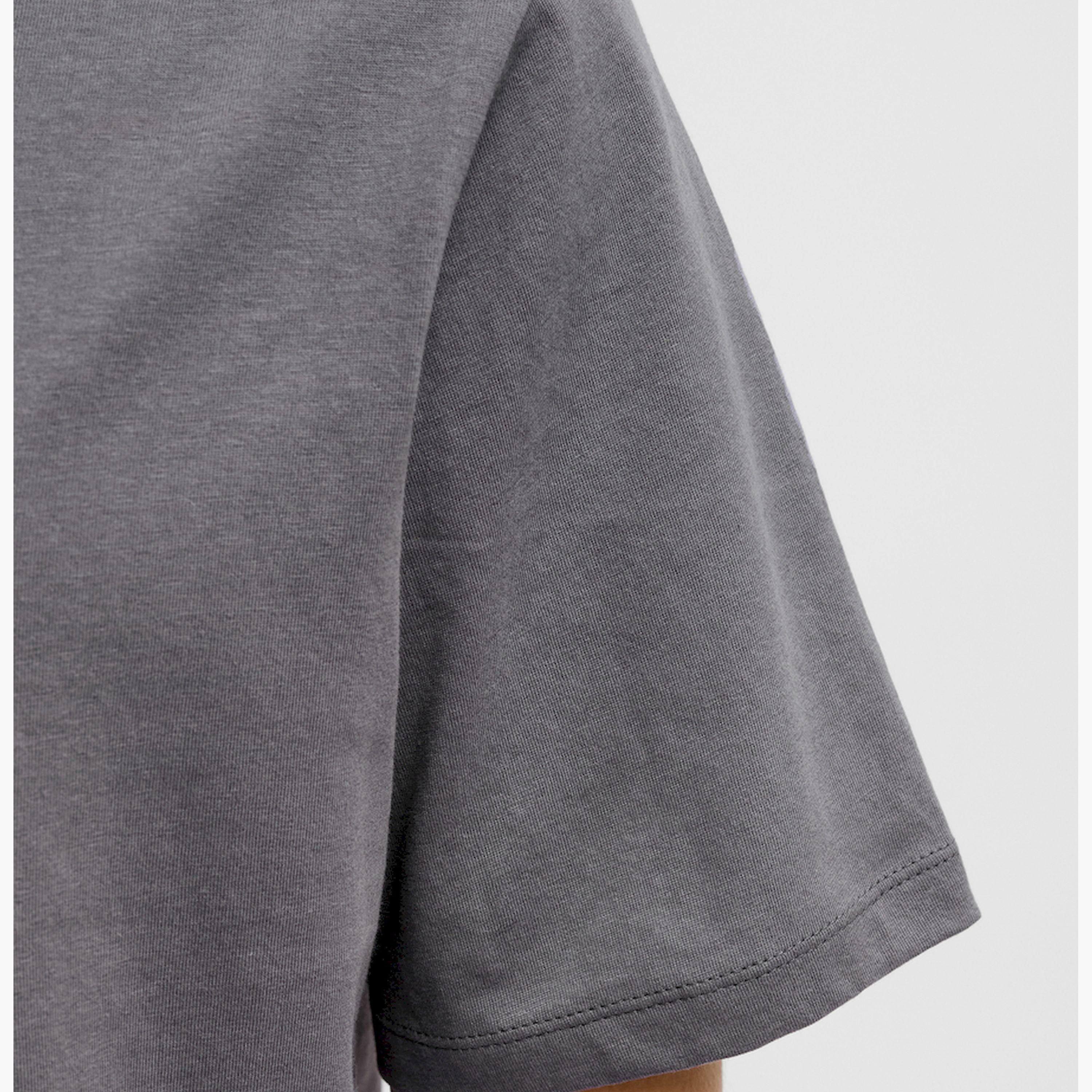 ريبيل × ستايلي - تي شيرت بطباعة جرافيكية ورقبة دائرية وقصّة عادية-men-clothing-tshirtsandpolos-tshirts-image-4
