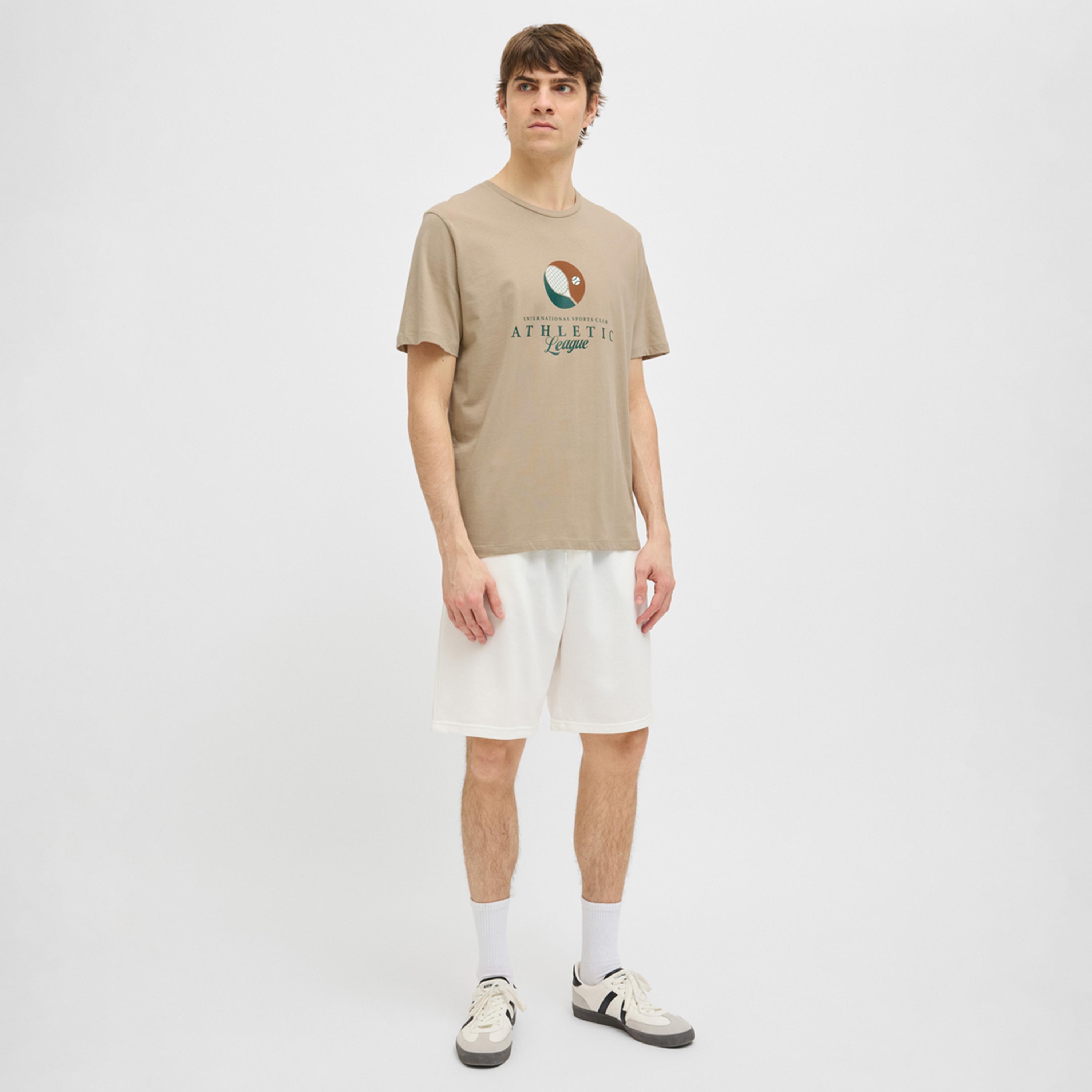 ريبيل × ستايلي - تي شيرت بطباعة جرافيكية ورقبة دائرية وقصّة عادية-men-clothing-tshirtsandpolos-tshirts-image-2