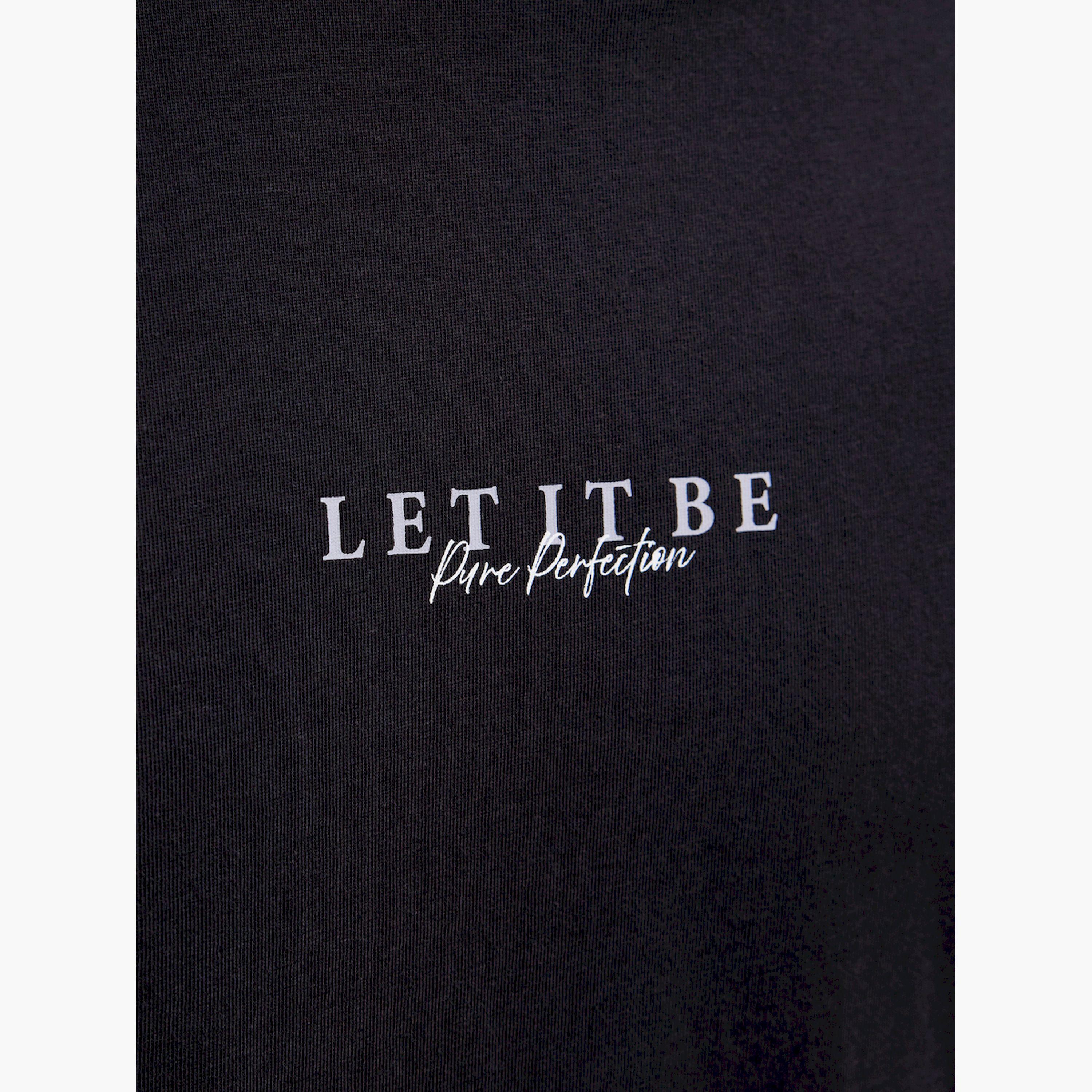 ريبيل × ستايلي - تي شيرت بطبعة جرافيكية ورقبة دائرية-men-clothing-tshirtsandpolos-tshirts-image-4