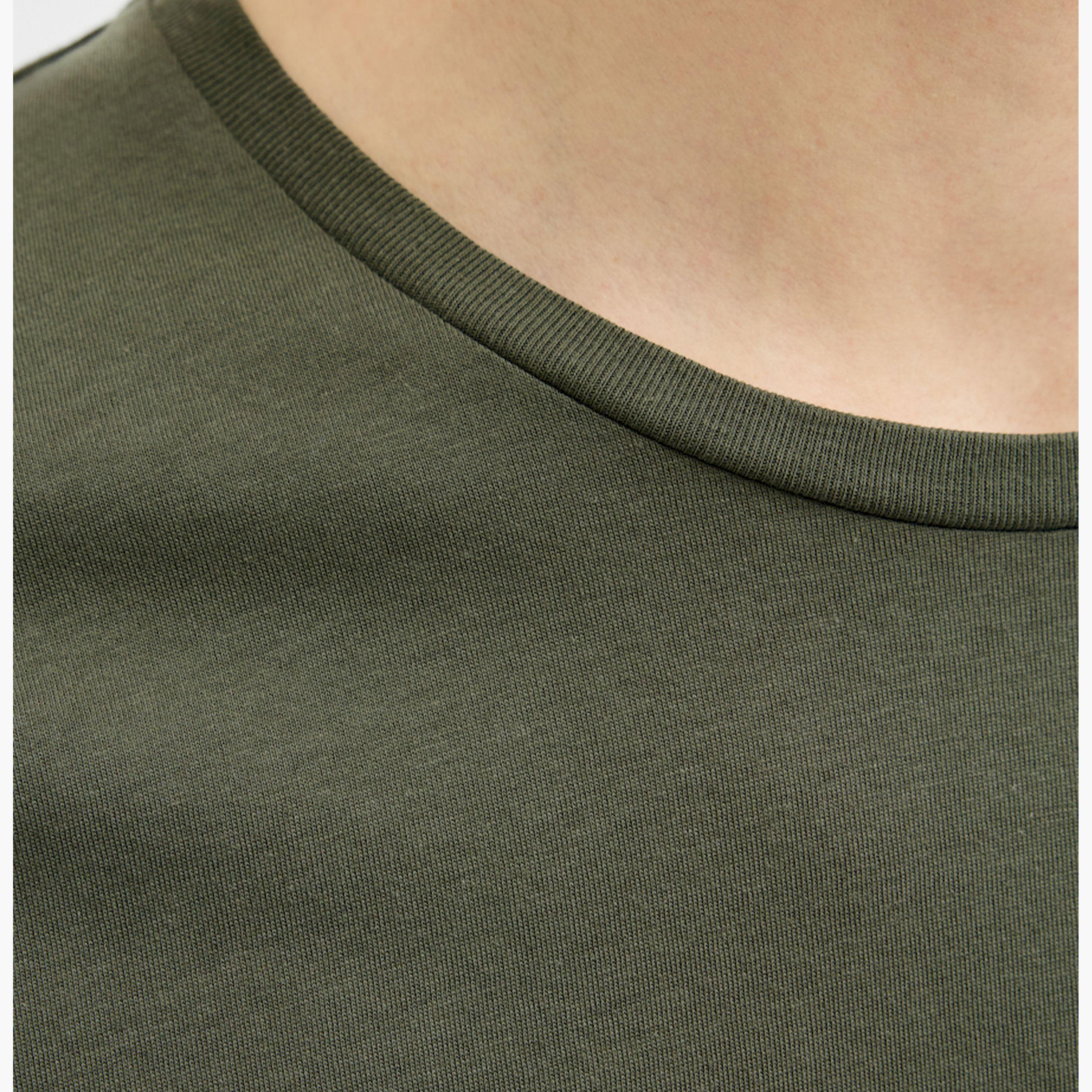 ريبيل × ستايلي - تي شيرت بطباعة جرافيكية ورقبة دائرية وقصّة عادية-men-clothing-tshirtsandpolos-tshirts-image-4