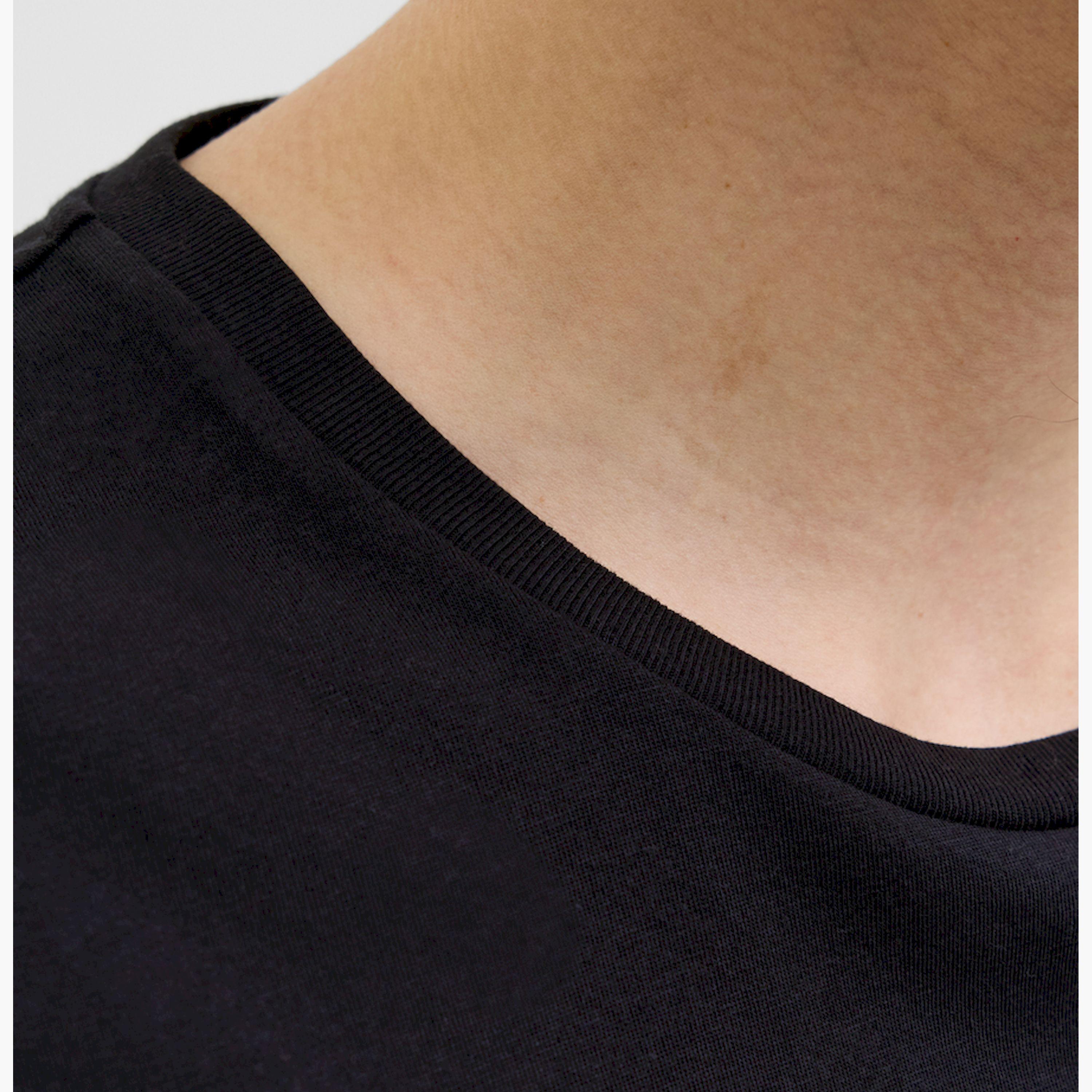 ريبيل × ستايلي - تي شيرت بطباعة جرافيكية ورقبة دائرية وقصّة عادية-men-clothing-tshirtsandpolos-tshirts-image-4