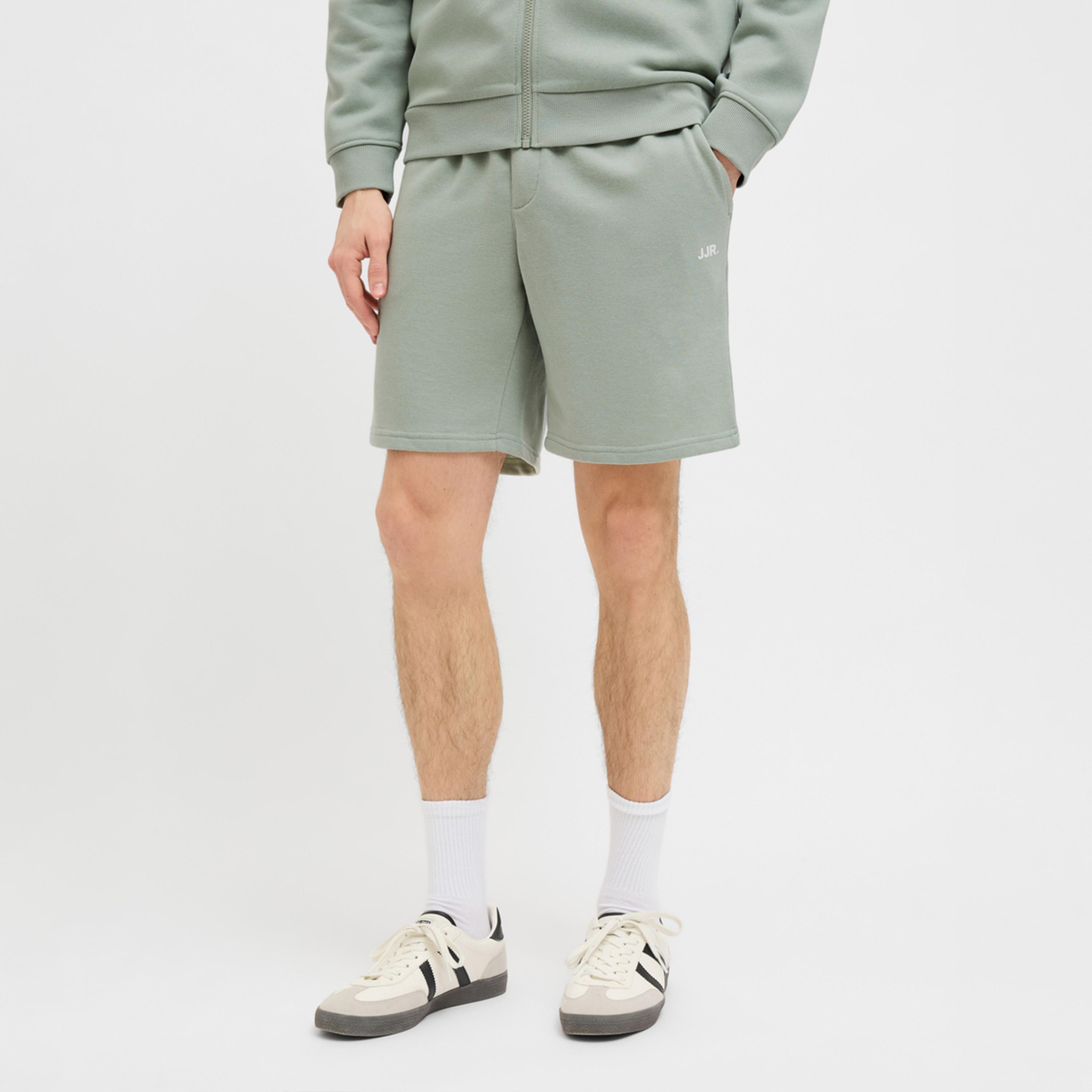 ريبيل × ستايلي - شورت سادة متوسط الارتفاع بقصّة عادية-men-clothing-bottoms-shorts-image-1