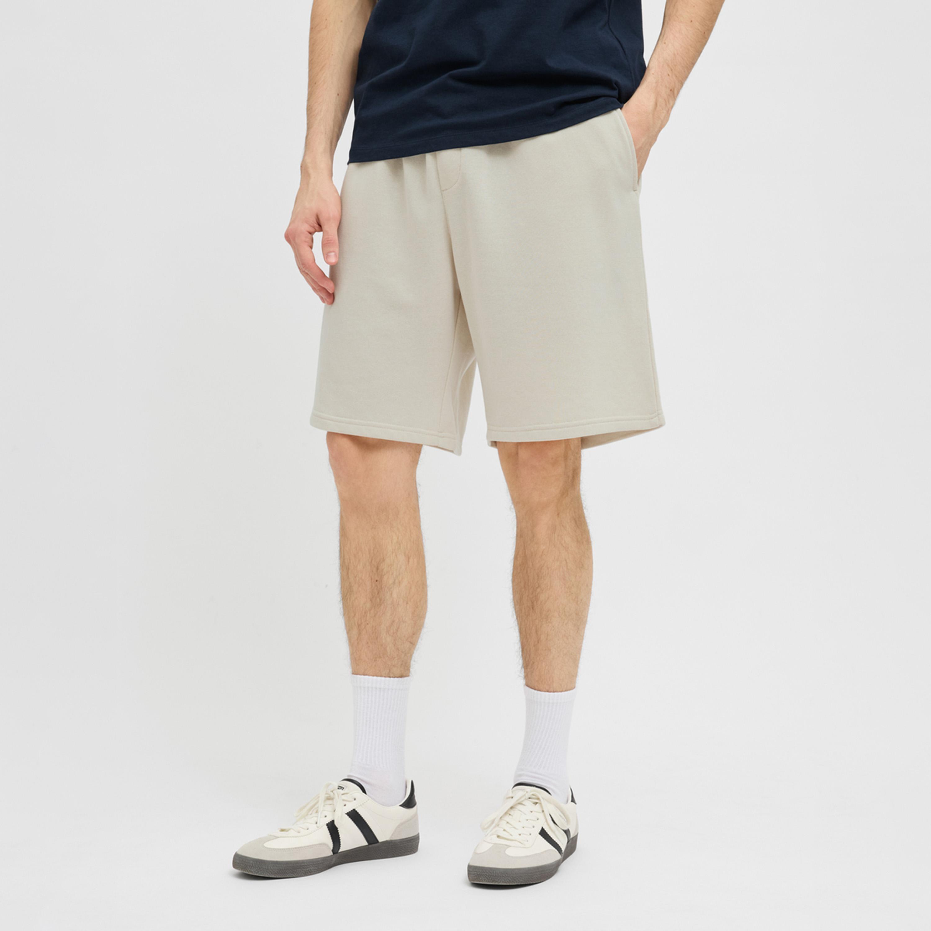 ريبيل × ستايلي - شورت سادة متوسط الارتفاع بقصّة عادية-men-clothing-bottoms-shorts-image-1