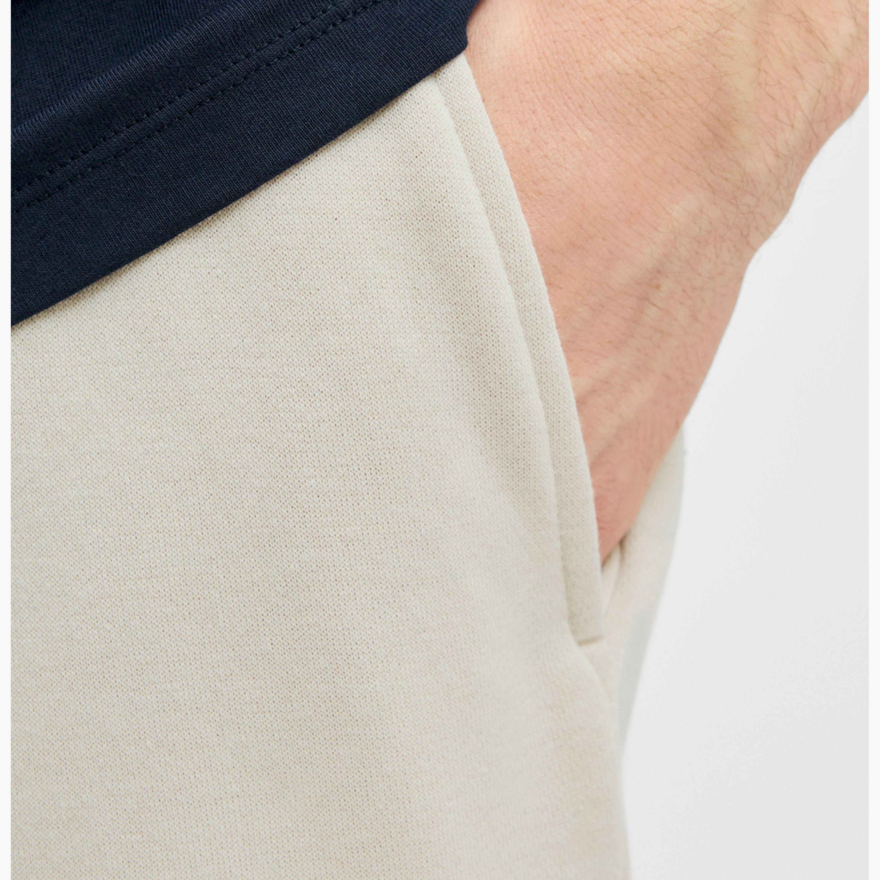 ريبيل × ستايلي - شورت سادة متوسط الارتفاع بقصّة عادية-men-clothing-bottoms-shorts-image-5